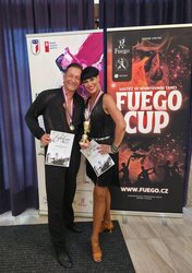 Marina und Alexander mit ihren Trophäen für den ersten Platz in Prag