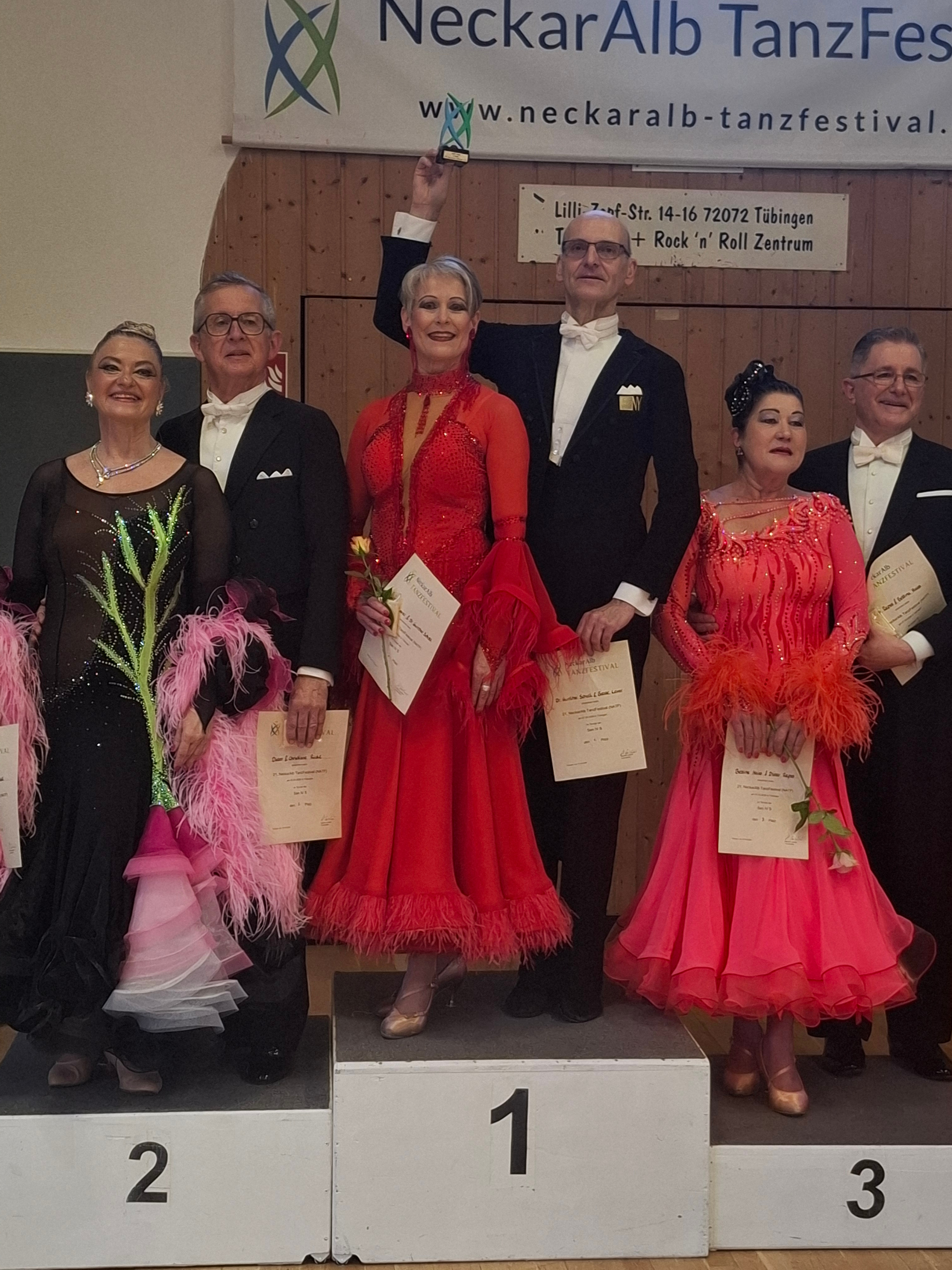 Beate und Gunther auf 1. Platz beim Turnier in Tübingen