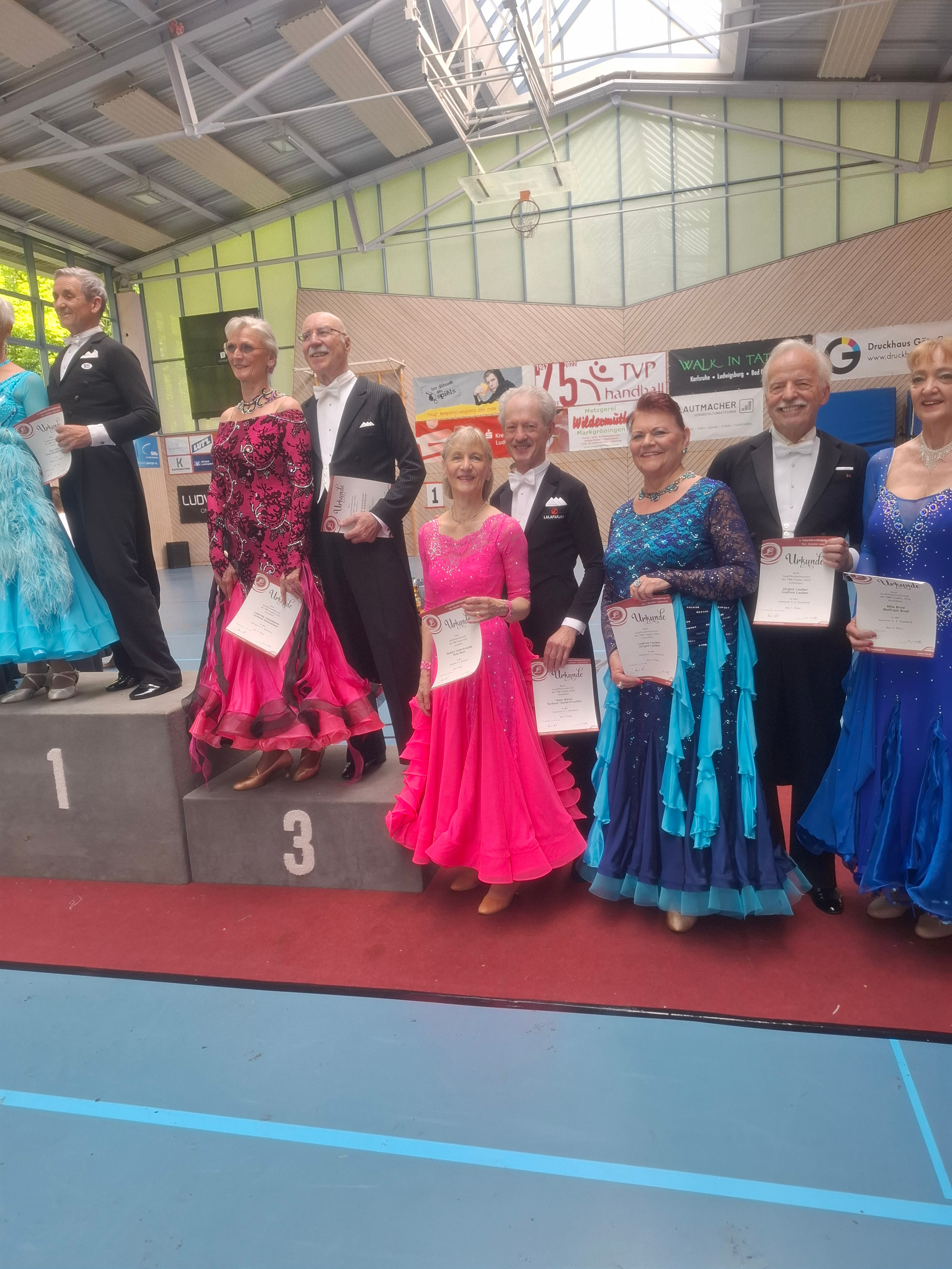 Barbara und Holm auf dem 4. Platz bei der Siegerehrung am Samstag bei der Trophy